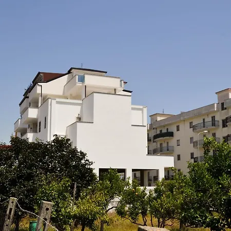 Walter לינה וארוחת בוקר