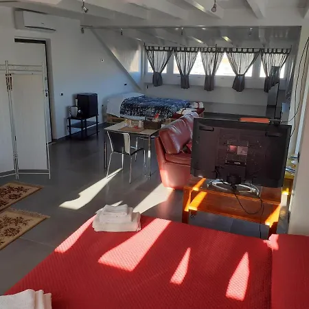 Walter לינה וארוחת בוקר 3*