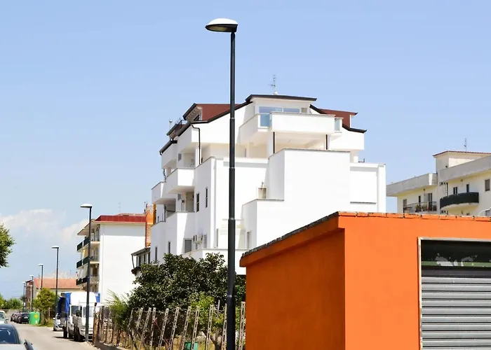 Walter Oda ve Kahvaltı Eboli